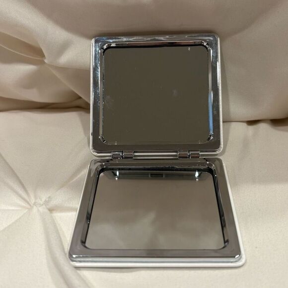 Sanrio Pochacco & Choppy Compact Mirror Pocket Mirror Makeup Cosmetic Mirror NEW - Picture 5 of 5